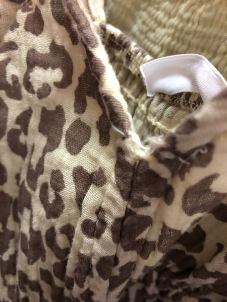 B-Ware 864. Amelia Musselin Kleid - Leo/Taupe