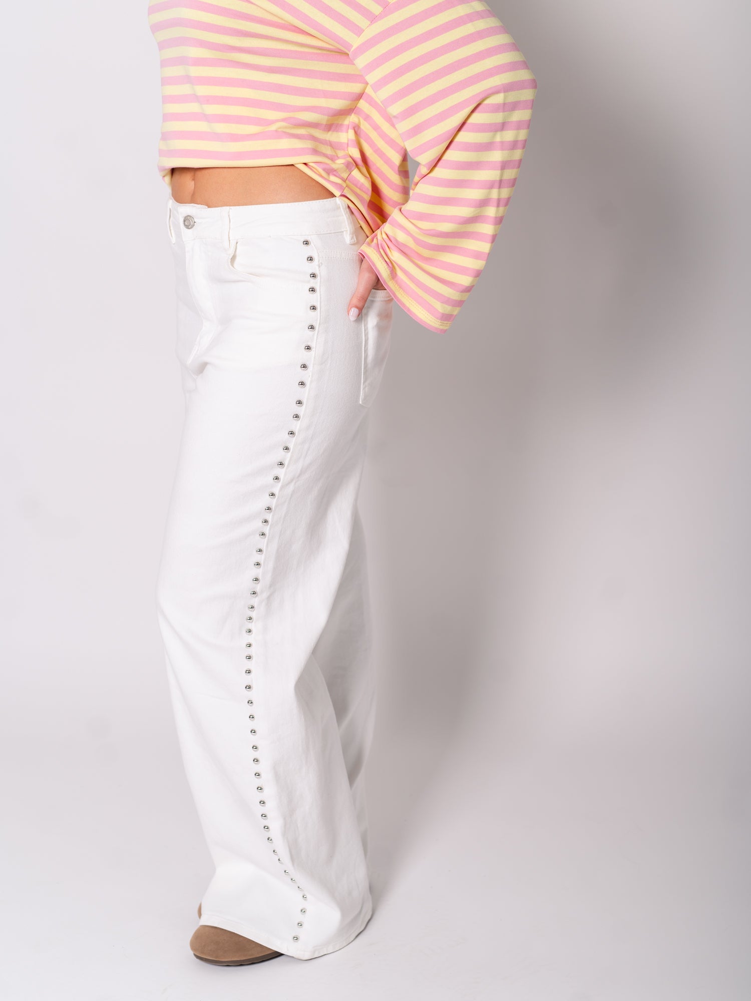 Studs Wide Leg Jeans - Weiß