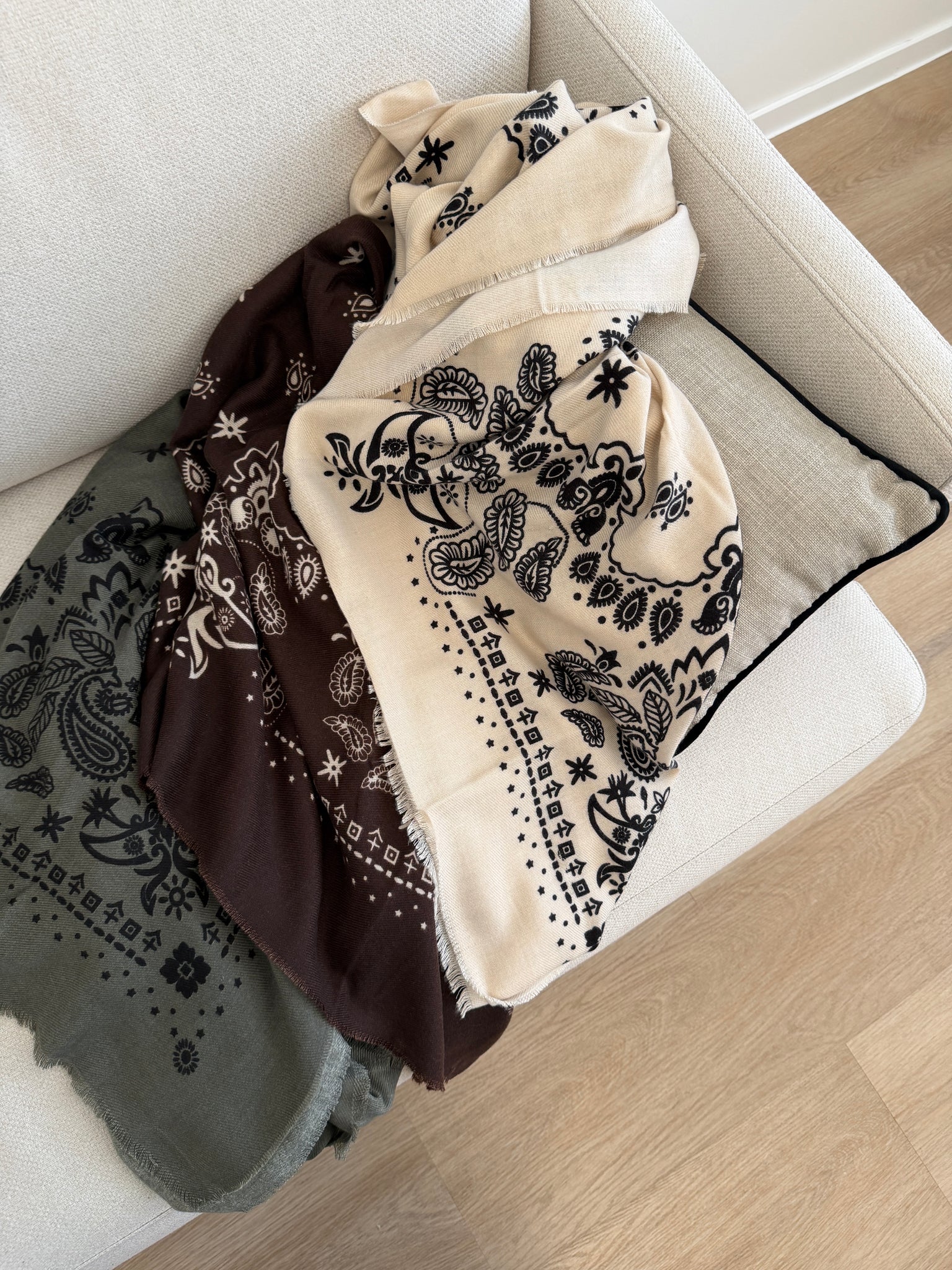B-Ware 895. Paisley Tuch Schal - Beige/Schwarz