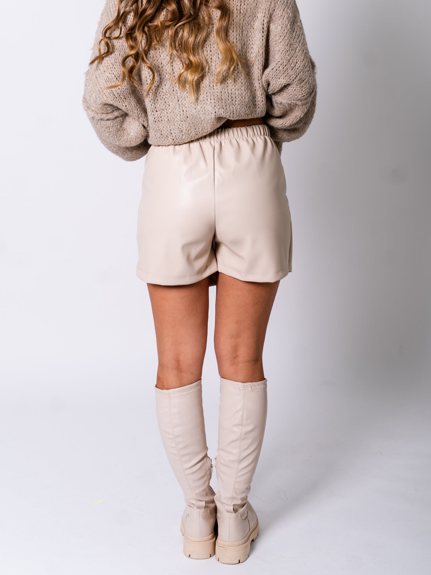 Andra Leder Shorts - Beige