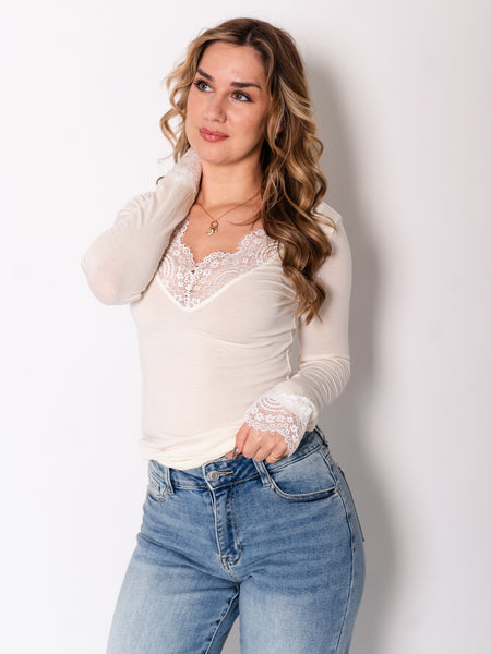 Lace Cashmere Longsleeve - Cremeweiß