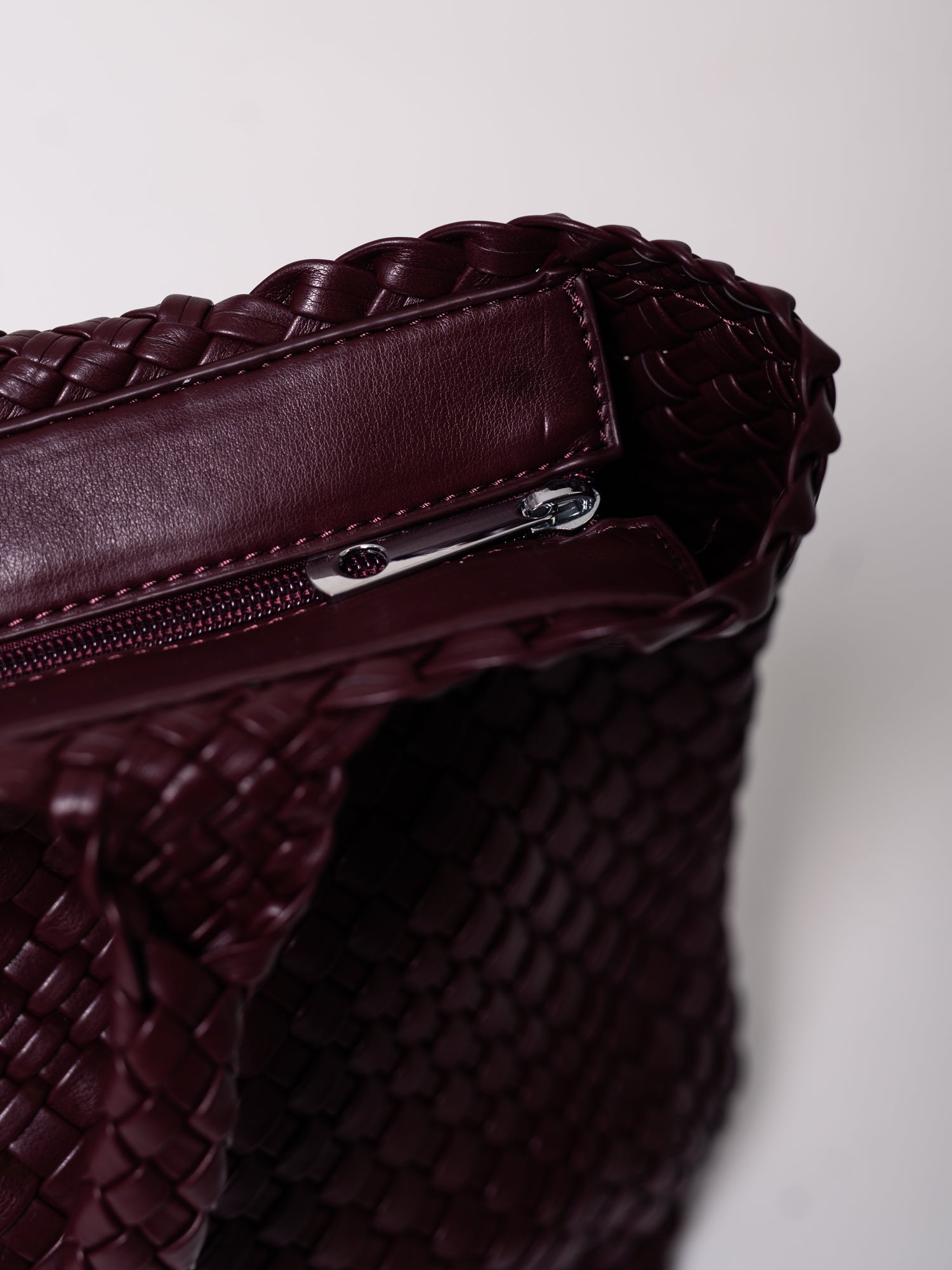 Braided Belle Shopper - Weinrot