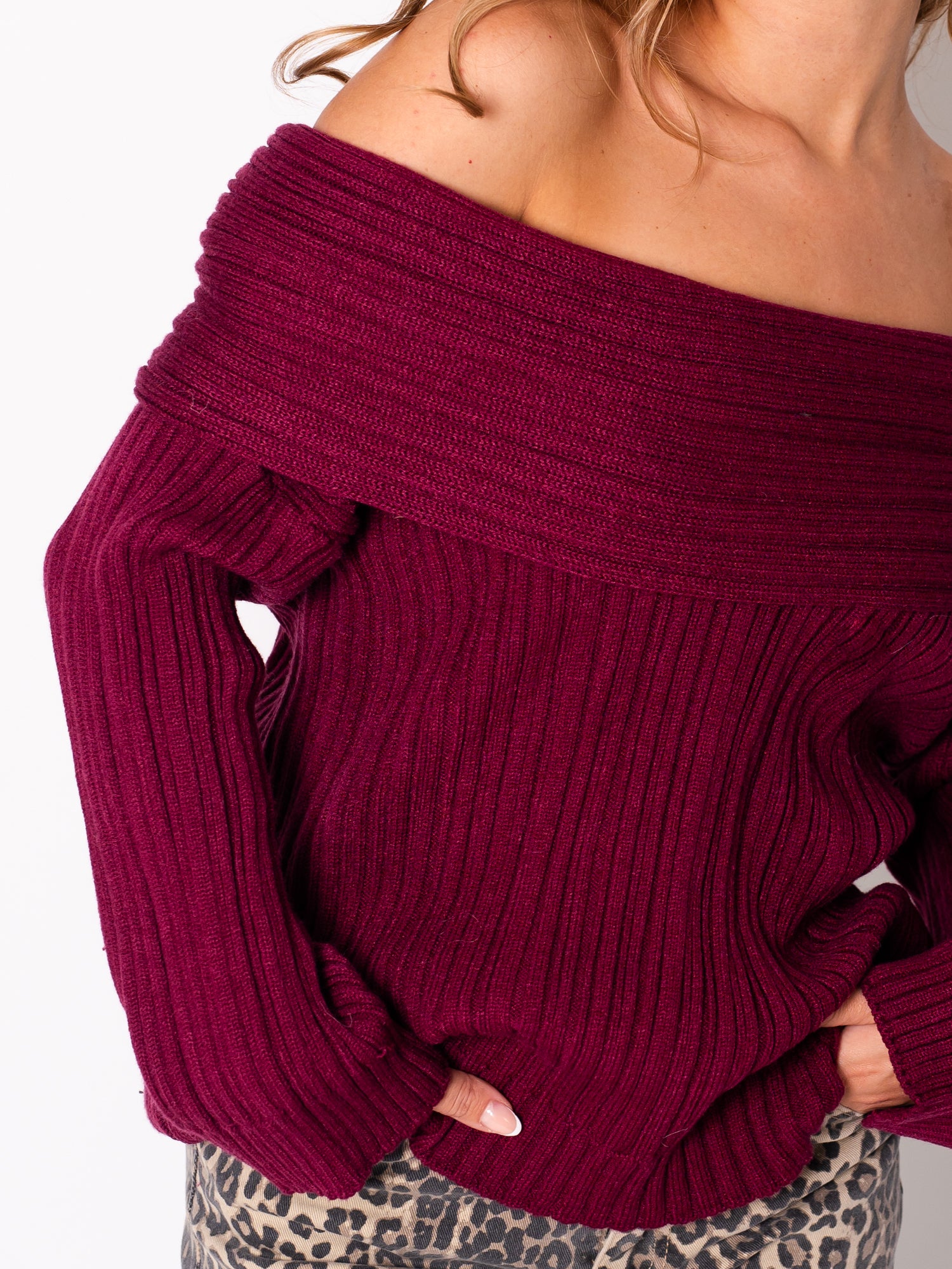 Pretty Offshoulder Pullover - Weinrot