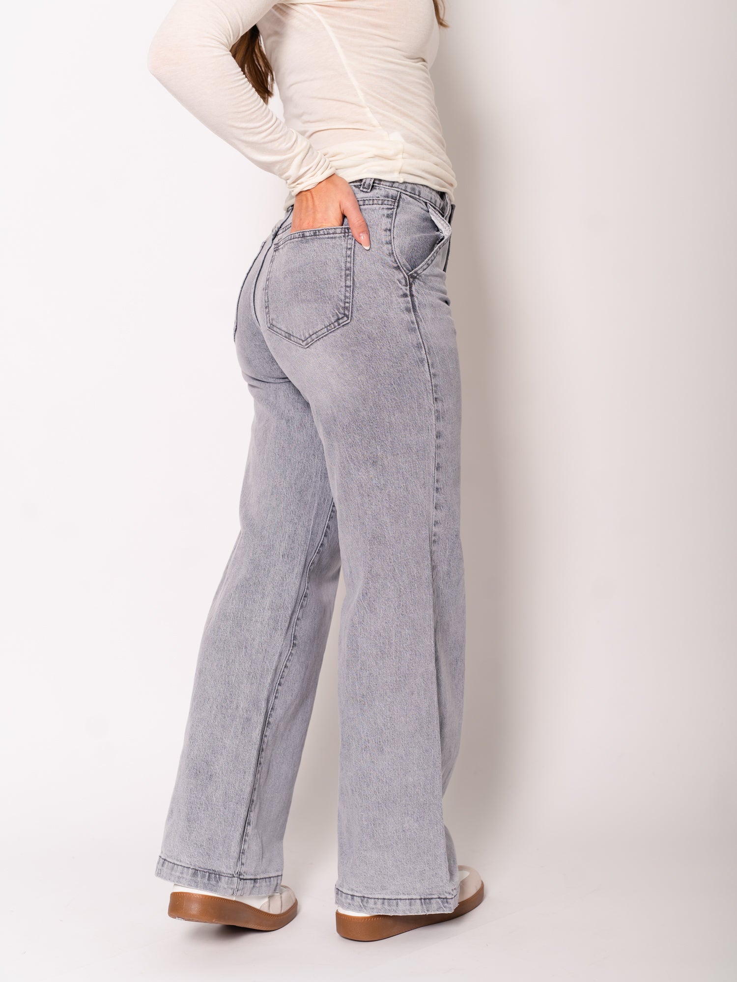 Fami Straight Leg Jeans - Grau