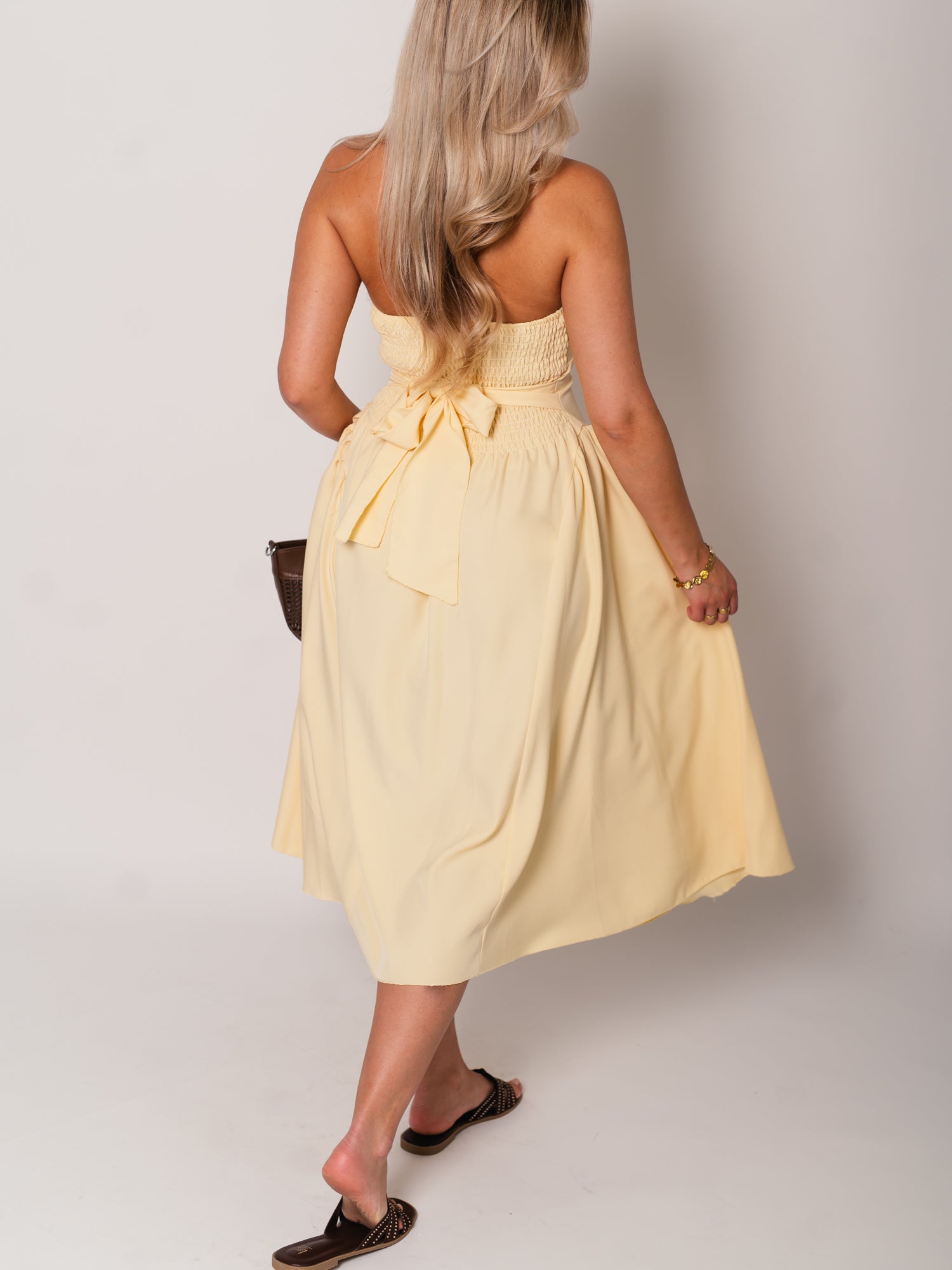 Valentina Neckholder Kleid - Butteryellow