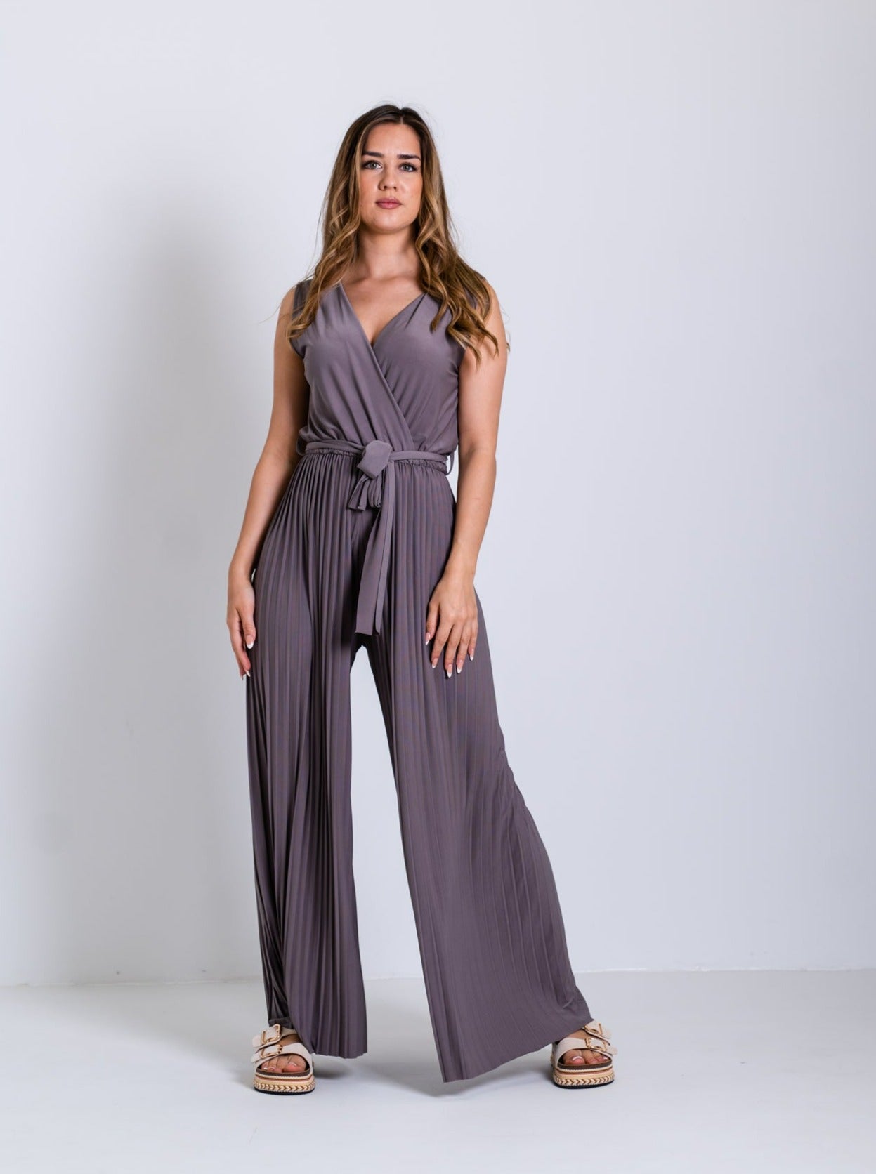 B-Ware 309. Melina Plissee Jumpsuit - Taupe